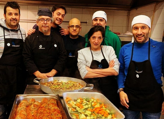 I volontari della Fondazione alla mensa Caritas di Foligno