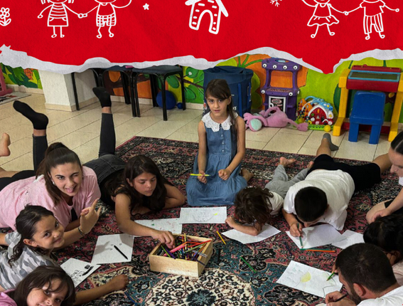 La storia di Adi, un’infanzia segnata dalle difficoltà