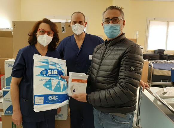 Masks and overalls for the Foligno Hospital